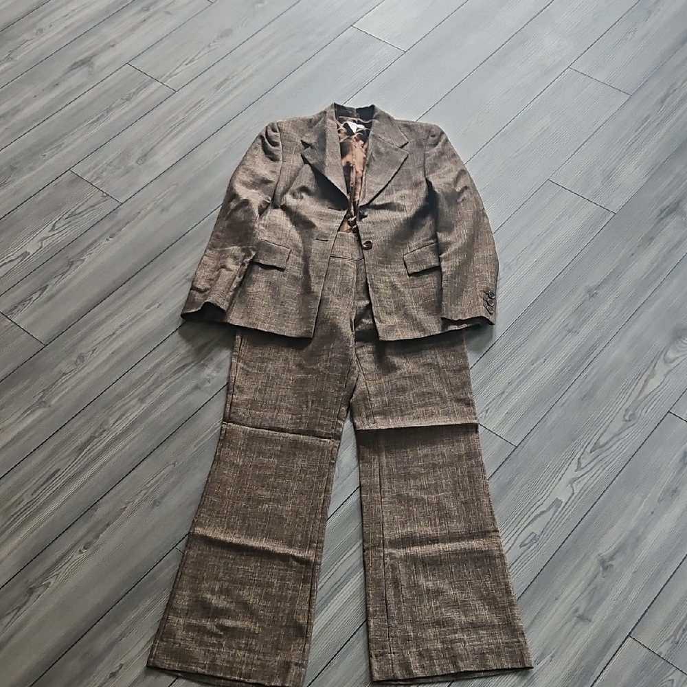 KS selection pant suit